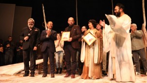 "Aradığın Seni Arayandır'' oyunu çok beğenildi