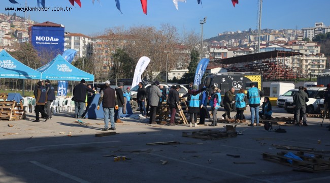Atık ahşap paletler kulübeye dönüşüyor