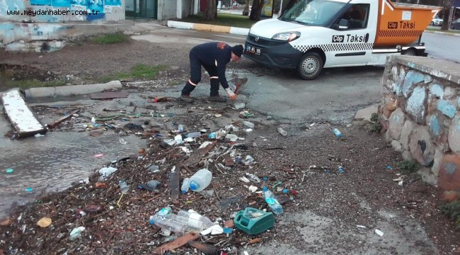 AYVALIK BELEDİYESİ EKİPLERİ MESAİ SAATİ GÖZETMEKSİZİN SAHADA