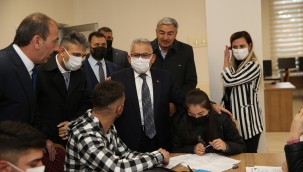 BAŞKAN BÜYÜKKILIÇ'TAN TOMARZA'DA MUHTARLARLA İSTİŞARE TOPLANTISI