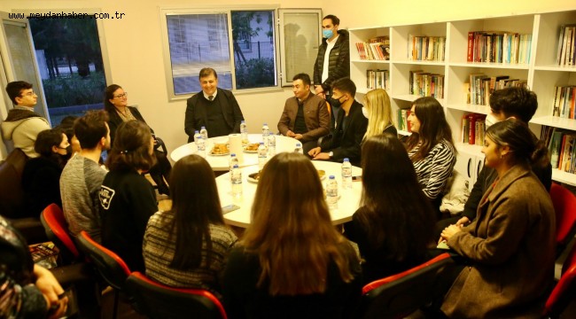 Başkan Tugay, duyarlı gençlerle buluştu