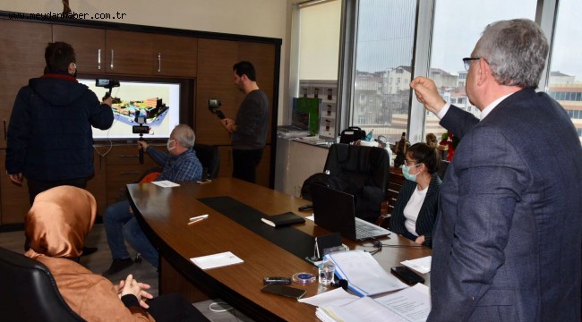 Belediye Başkanı Mustafa Helvacıoğlu pazaryerinin üzerinin kapatılması, huzurevi ve sendika