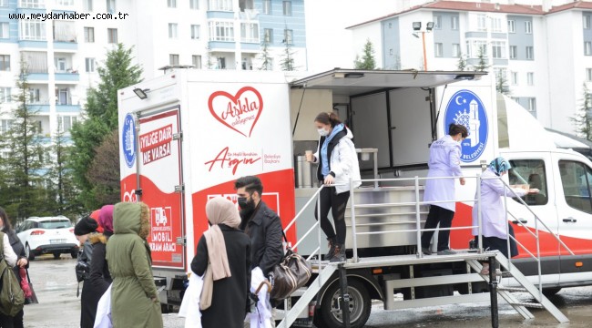 Belediyenin, sıcak çorba ikramları devam ediyor