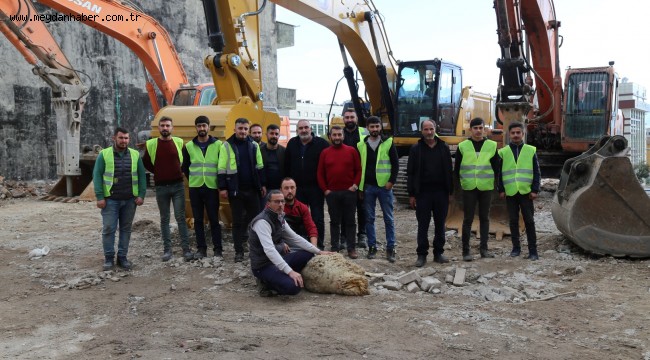Cedit'te yıkım kurban kesimiyle başladı