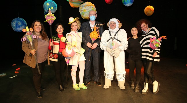 Enos ve İo Farklılıklar Gezegeni minik seyircileri ile buluştu