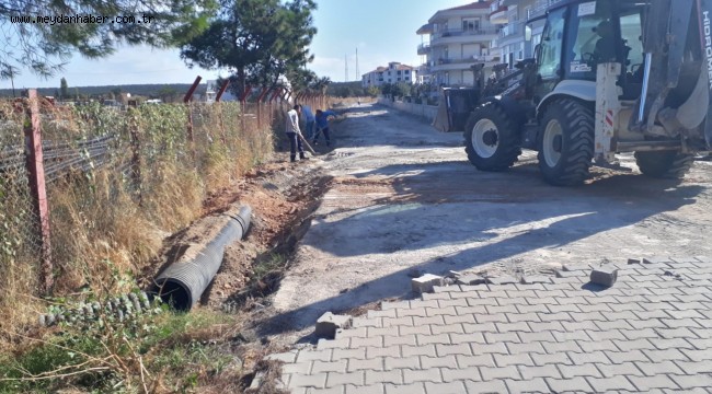 FEN İŞLERİ EKİPLERİNDEN YENİ YAĞMUR SUYU DRENAJ HATLARI