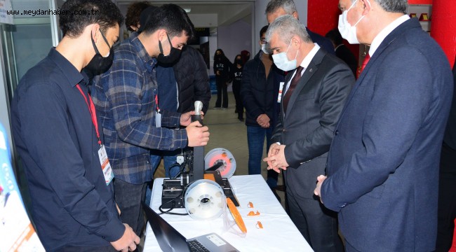 Fen Lisesi Öğrencilerinden TÜBİTAK Bilim Fuarı