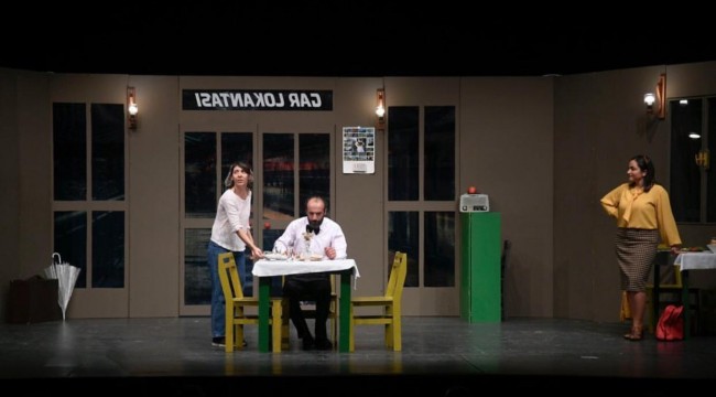 HBB ŞEHİR TİYATROSUNA İSTANBULLU SANATSEVERLERDEN TAM NOT