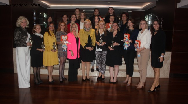 İZİKAD'dan vefa gecesi