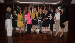 İZİKAD'dan vefa gecesi