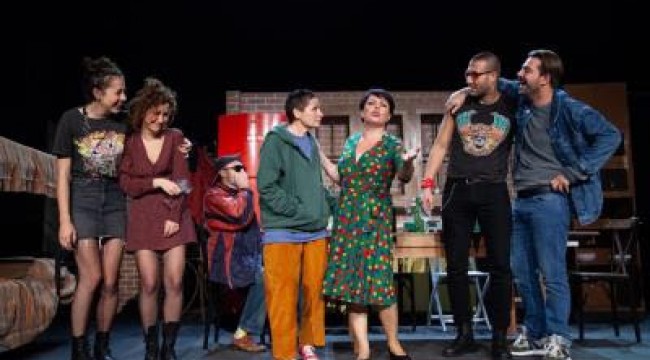 İzmir Şehir Tiyatroları, ikinci oyunu "Tavşan Tavşanoğlu" ile seyirciyle buluşuyor