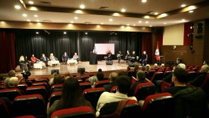 Karşıyaka'da Dünya Gönüllüler Günü için söyleşi düzenlendi