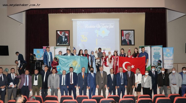 Kazakistan'ın Bağımsızlık Günü kutlandı