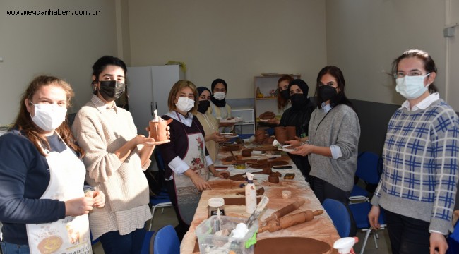 MCBÜ'LÜ ÖĞRENCİLER SERAMİK YAPTI