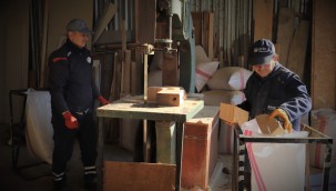 Ödemiş'te budanan ağaç dalları hem yürekleri hem yuvaları ısıtıyor