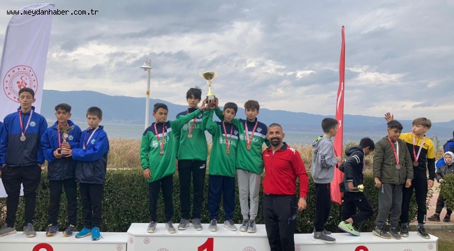 Odunpazarıspor Burdur'dan kupa ile döndü