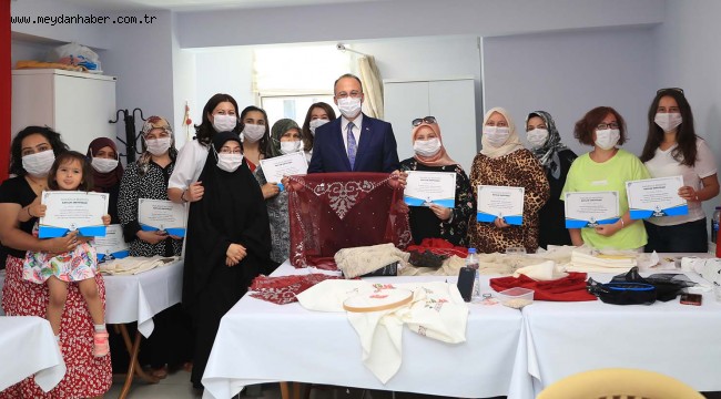 PAMUKKALELİ KADINLAR EL SANATLARI KURSLARINA YOĞUN İLGİ GÖSTERİYOR