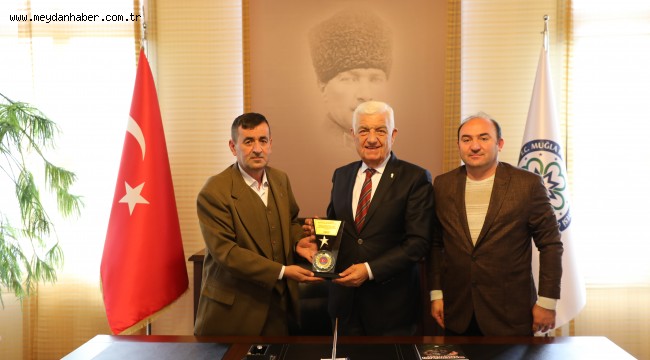 Seydikemer Muhtarlar Dernek Başkanından Gürün'e Teşekkür Plaketi