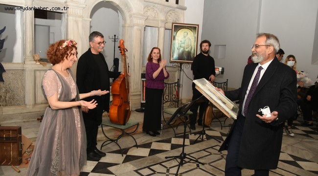 TARSUS'TA ''SHAKESPEARE VE MÜZİK'' PERFORMANSI İLGİYLE İZLENDİ