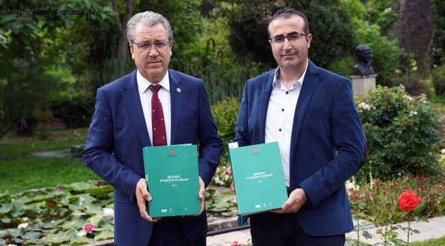 Üretken akademisyen Prof. Dr. Yıldırım ve ekibinden yeni bitki keşfi