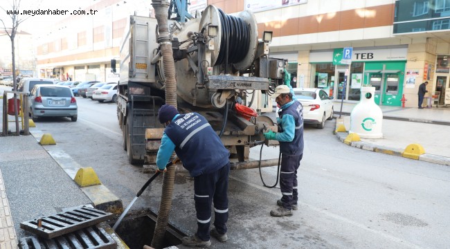 Yağmur Suyu Hatları Temizleniyor