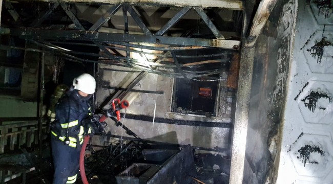 Yangında hasar gören Bahtiyar Camisi'ni Büyükşehir onarıyor