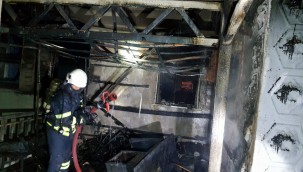 Yangında hasar gören Bahtiyar Camisi'ni Büyükşehir onarıyor