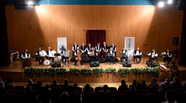 YUNUS EMRE İLAHİLERLE ANILDI 