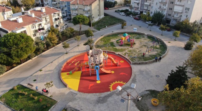 YUNUSEMRE İKİ PARKI DAHA YENİLEDİ