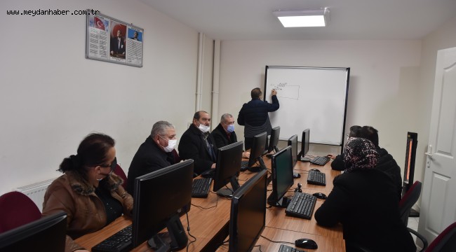 BAŞKENTLİ MUHTARLAR ABB'NİN BİLGİSAYAR EĞİTİMİNE YOĞUN İLGİ GÖSTERİYOR