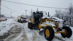 BÜYÜKŞEHİR'İN YÜKSEK KESİMLERDE KAR MESAİSİ SÜRÜYOR