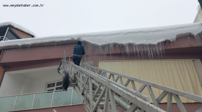 BUZ SARKITLARI TEMİZLENİYOR