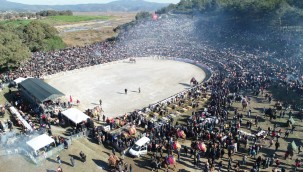 EFES SELÇUK'TA 40 YILIN GÜREŞİNE YOĞUN İLGİ