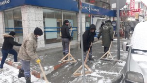 EĞİRDİR'DE KAR YAĞIŞI ETKİLİ BAŞLADI