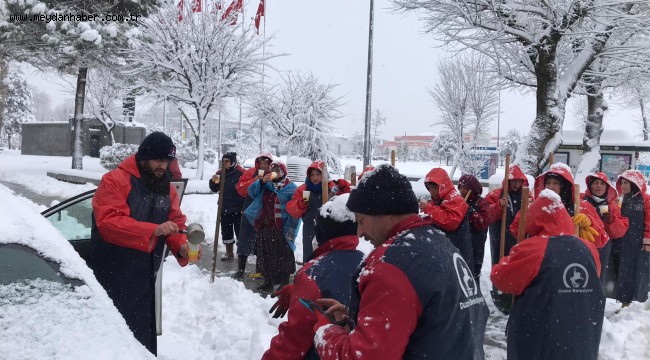 EKİPLERE SICAK ÇORBA İKRAMI