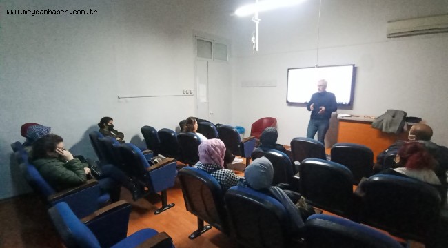 Fotoğraf Kursiyerlerine Ahmet Hamdi Bey Anlatıldı