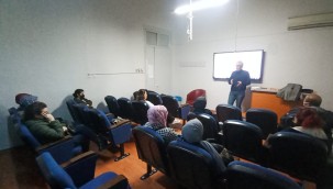 Fotoğraf Kursiyerlerine Ahmet Hamdi Bey Anlatıldı