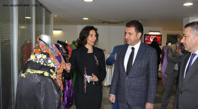 Kadın Kıyafetleri' Sergisi İzmir İl Milli Eğitim Müdürlüğü Sergi Salonunda Açıldı