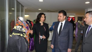 Kadın Kıyafetleri' Sergisi İzmir İl Milli Eğitim Müdürlüğü Sergi Salonunda Açıldı