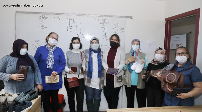 KADINLAR AYAKKABI ÜRETİYOR  ÜRETEN ELLERDEN AİLE BÜTÇESİNE KATKI  