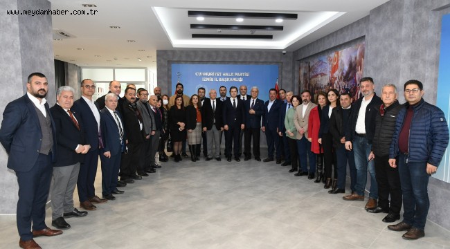 Karabağlar'dan CHP İzmir İl Başkanlığı'na hayırlı olsun ziyareti