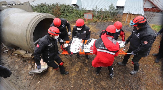 Kartal Belediyesi ve Akut Vakfı işbirliği ile arama kurtarma ve yaralı tahliyesi tatbikatı