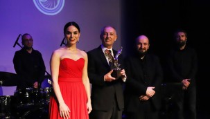 Livaneli Orkestrası'ndan Unutulmaz Nazım Hikmet Konseri