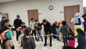 Mülteci çocuklar gönüllerince eğlendi