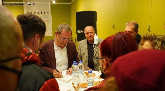 ŞİİR VE ÖYKÜLERDE AYVALIK" KİTABI TANITILDI