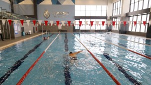 SOĞUK HAVADA HAVUZ KEYFİ