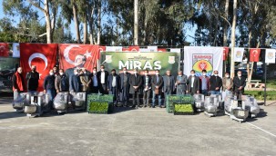 TARSUS BELEDİYESİ'NDEN KÖYDEKİ KADINLARA HAMUR YOĞURMA MAKİNASI DESTEĞİ