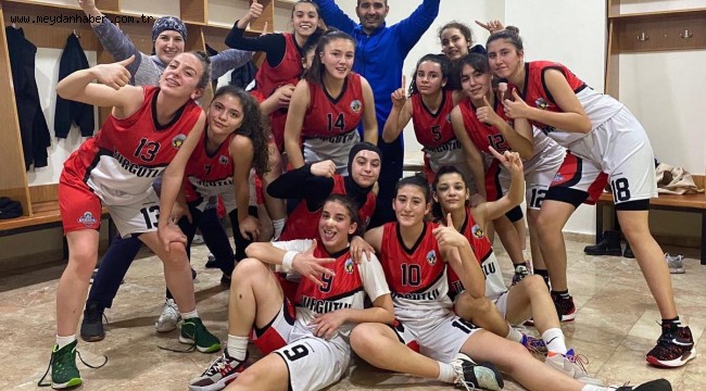 Turgutlu'nun Yıldız Kızları Namağlup Şampiyon