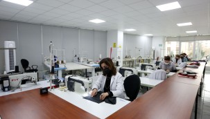 Yenimahalle Belediyesi iş kıyafetlerini kendi üretiyor