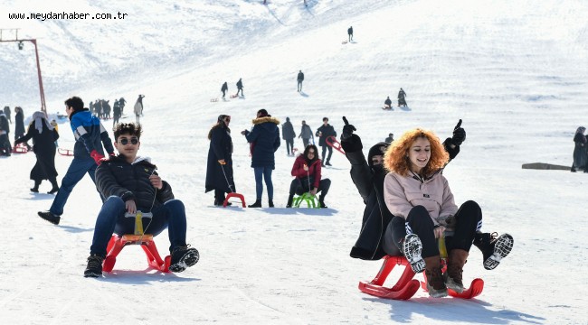 ABB'DEN KIŞ SPORLARINA TEŞVİK: AYM'Lİ GENÇLER VE AİLELERİ İÇİN KAYAK FESTİVALİ